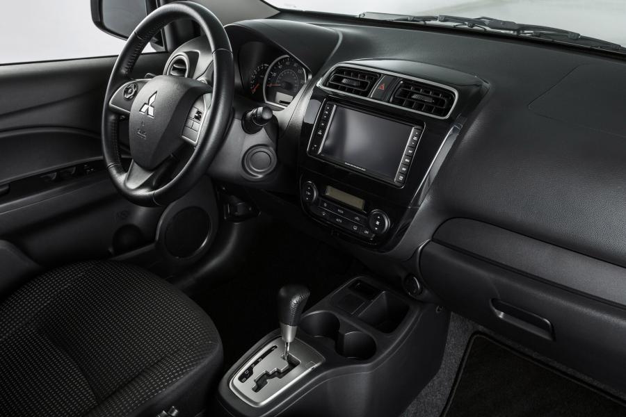  Mitsubishi Mirage ES 2015 года  (фото 8 из 13)